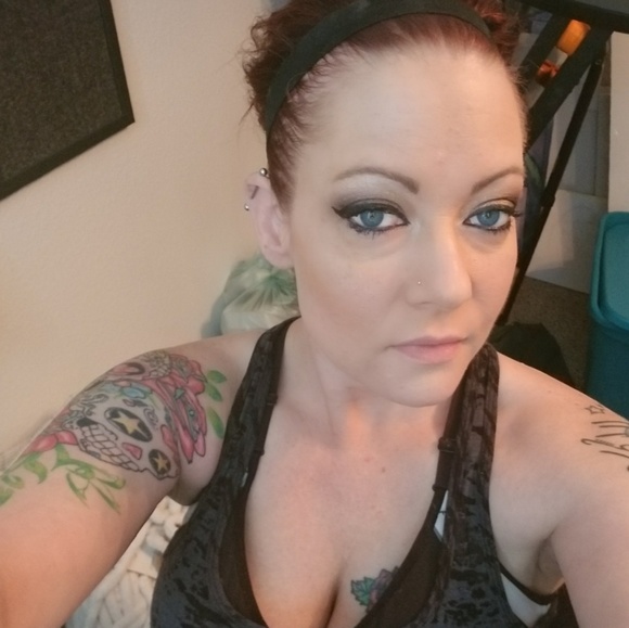 Meet your Posher, KT - Picture 5 of 6